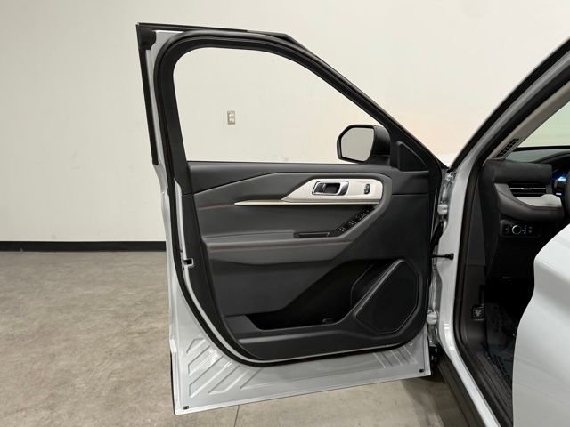 New 2026 Ford Explorer Active image 12