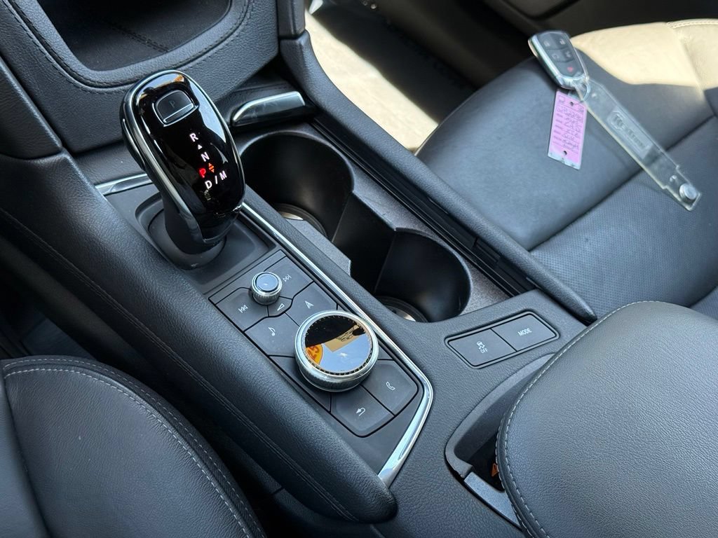 Certified 2025 Cadillac XT6 Premium Luxury FWD image 32