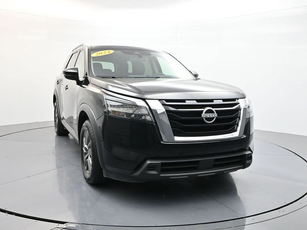 Used 2024 Nissan Pathfinder SV