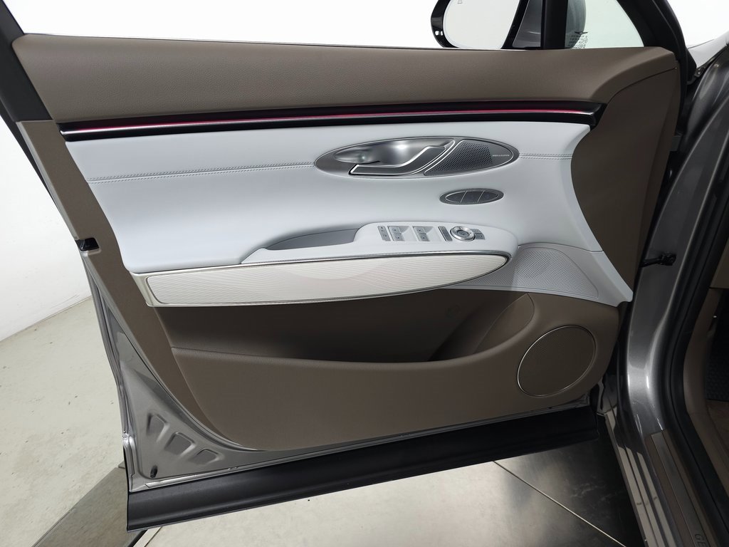 Used 2026 Genesis GV70 2.5T Advanced image 10