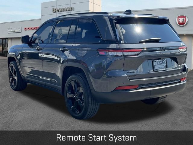 Used 2022 Jeep Grand Cherokee Altitude AWD/4WD image 5