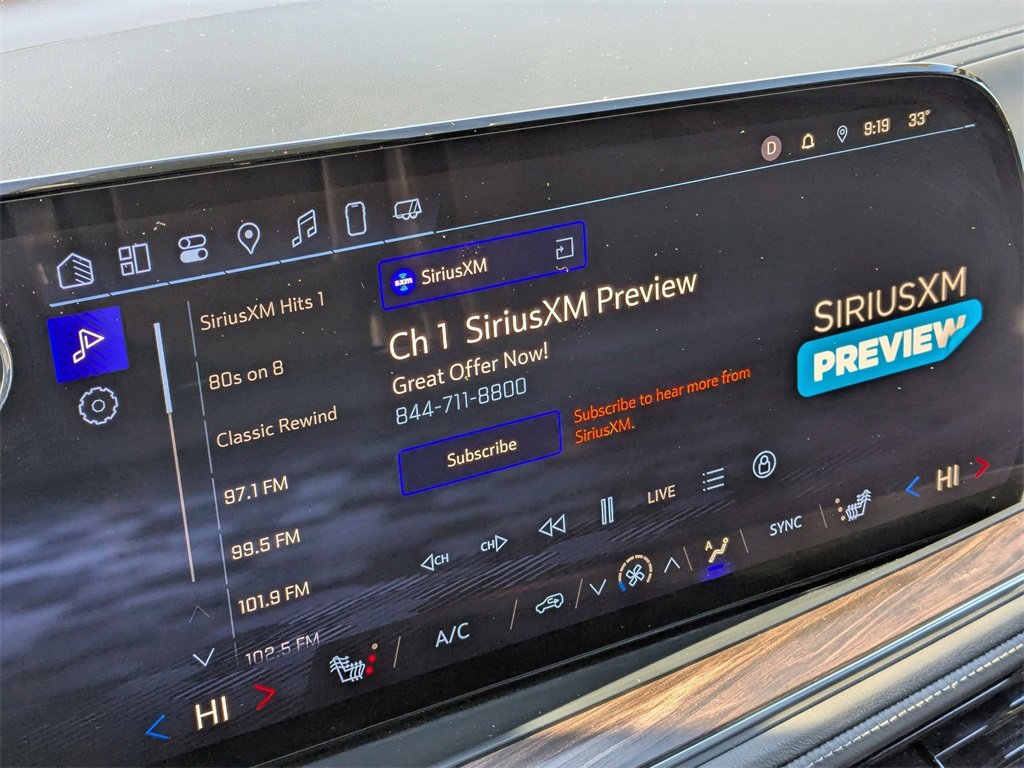 Used 2025 Chevrolet Suburban Z71 image 23