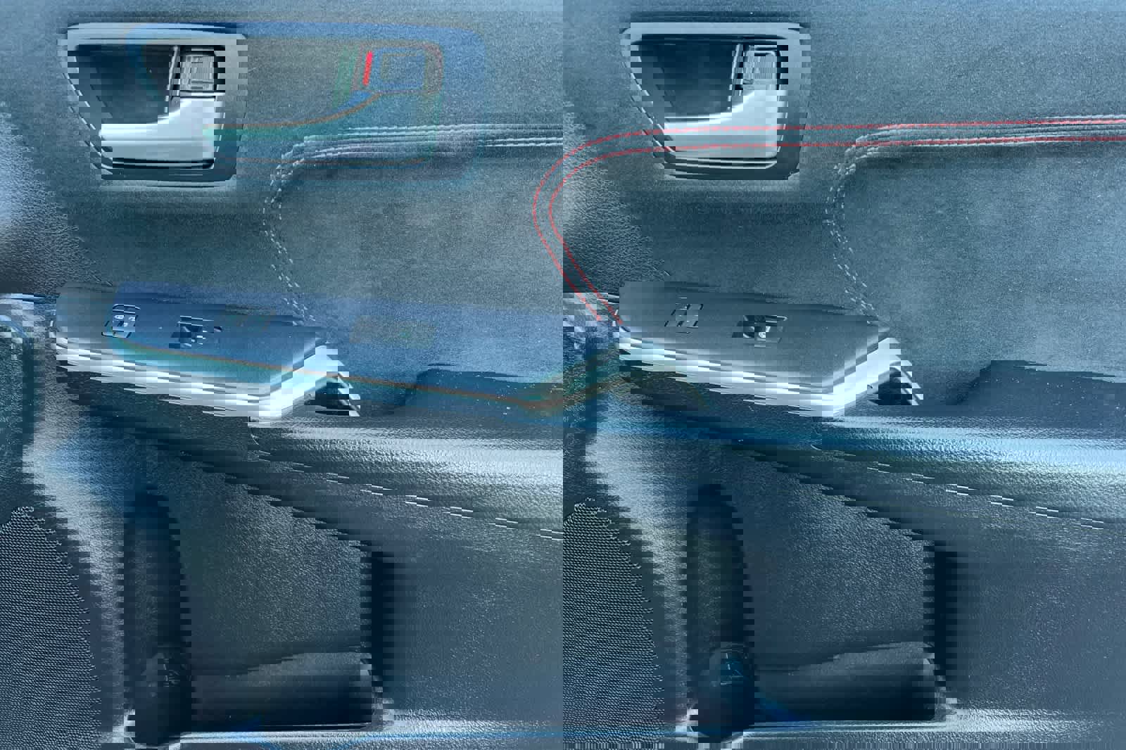 Used 2015 Toyota Camry XSE w/ Advanced Technology Package image 18