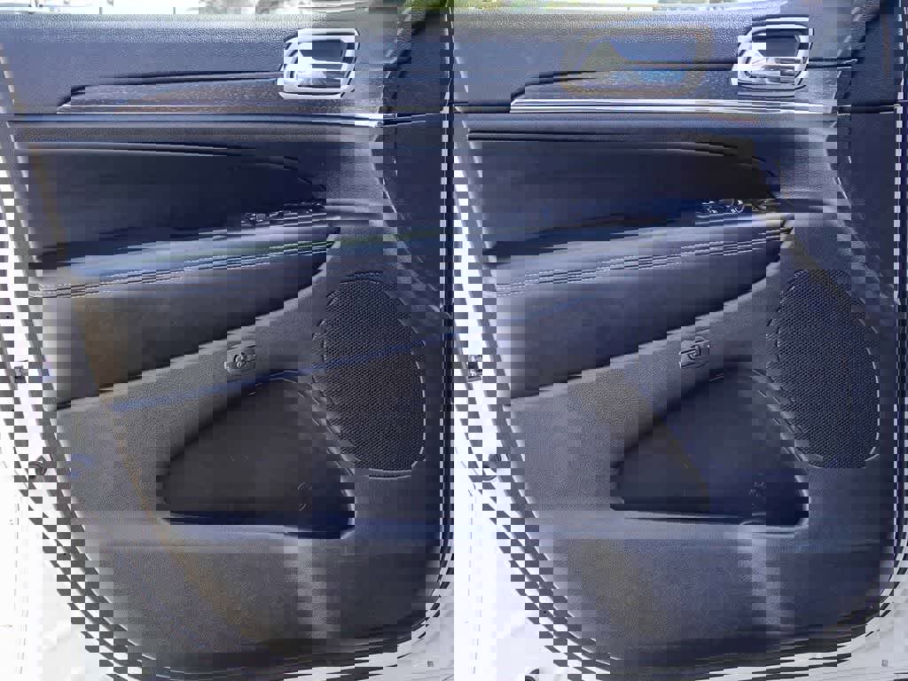 Certified 2017 Jeep Grand Cherokee Limited image 19