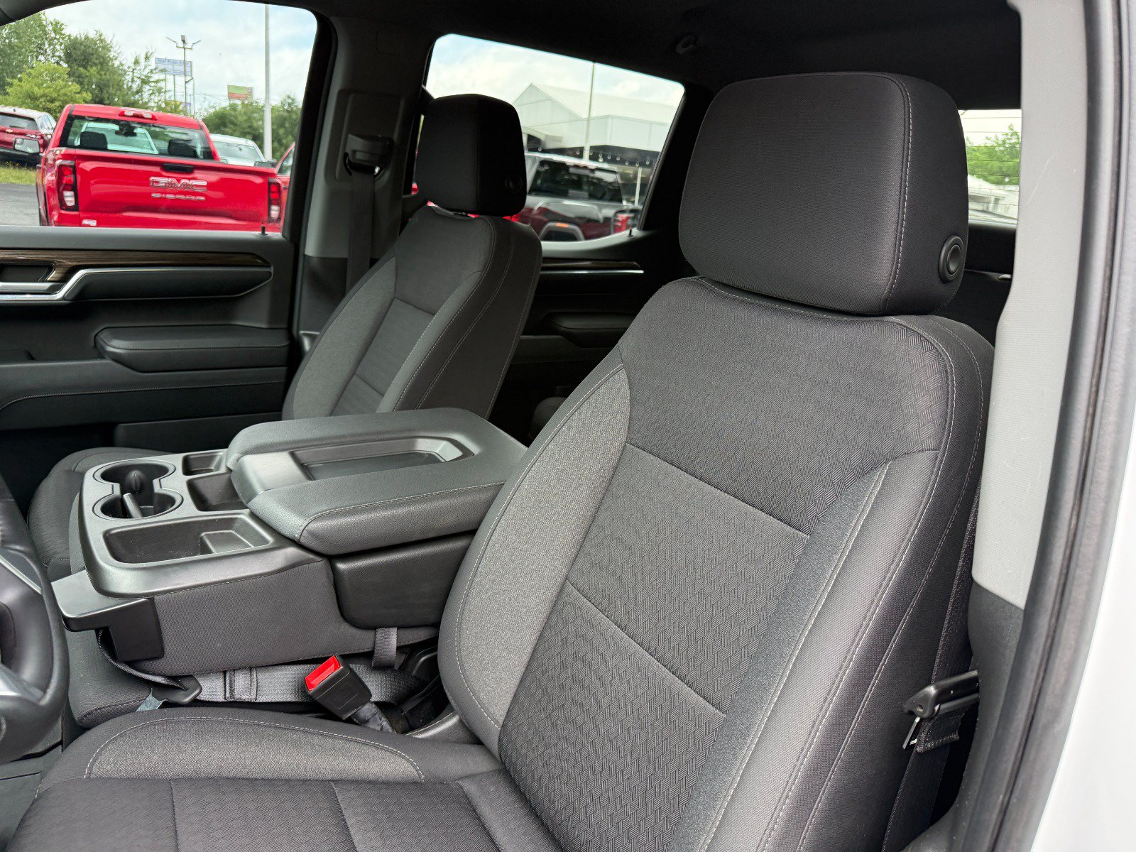 Used 2023 Chevrolet Silverado 1500 LT AWD/4WD image 14