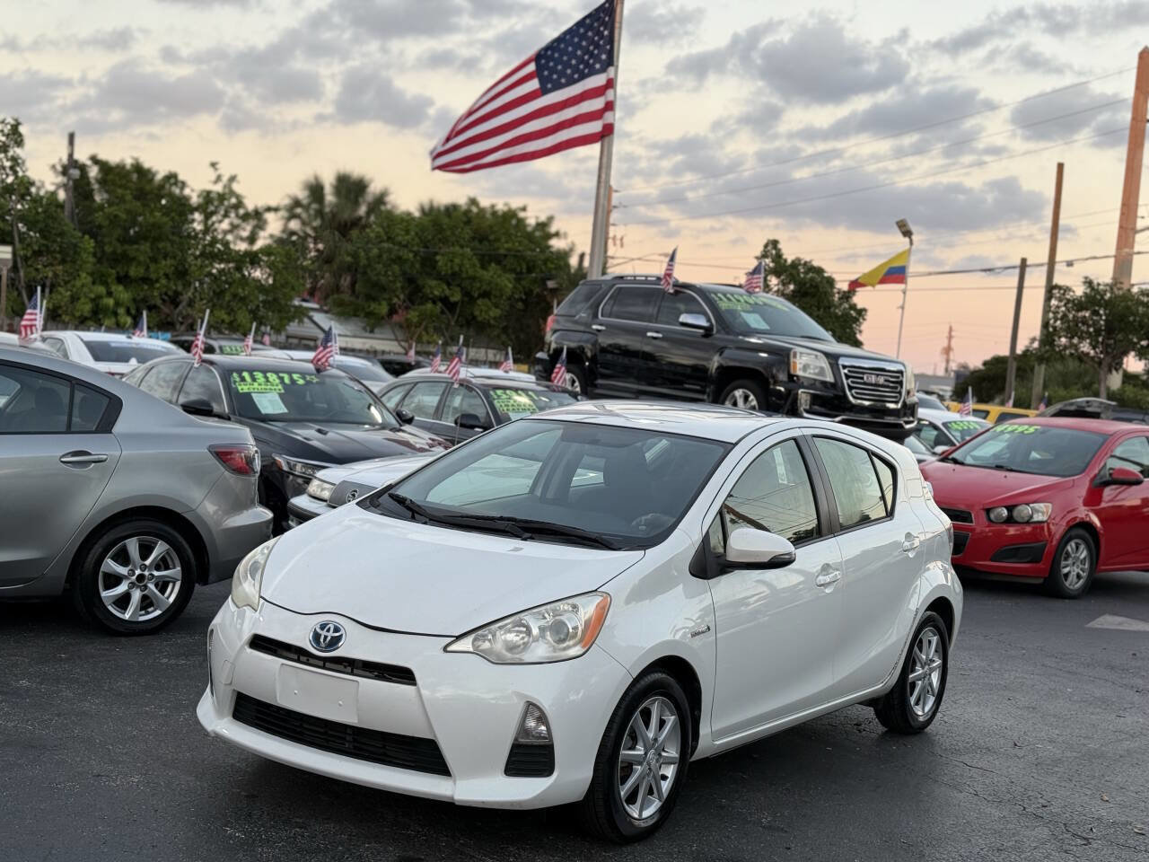 Used 2012 Toyota Prius C Three image 4