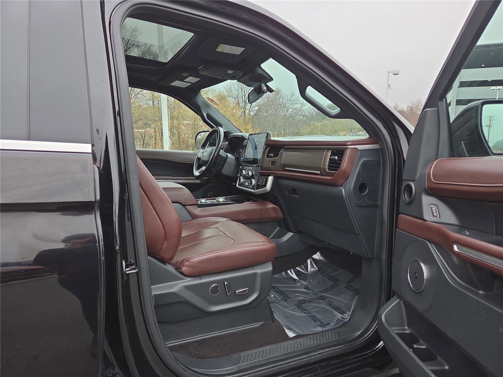Used 2023 Ford Expedition Max Limited image 31