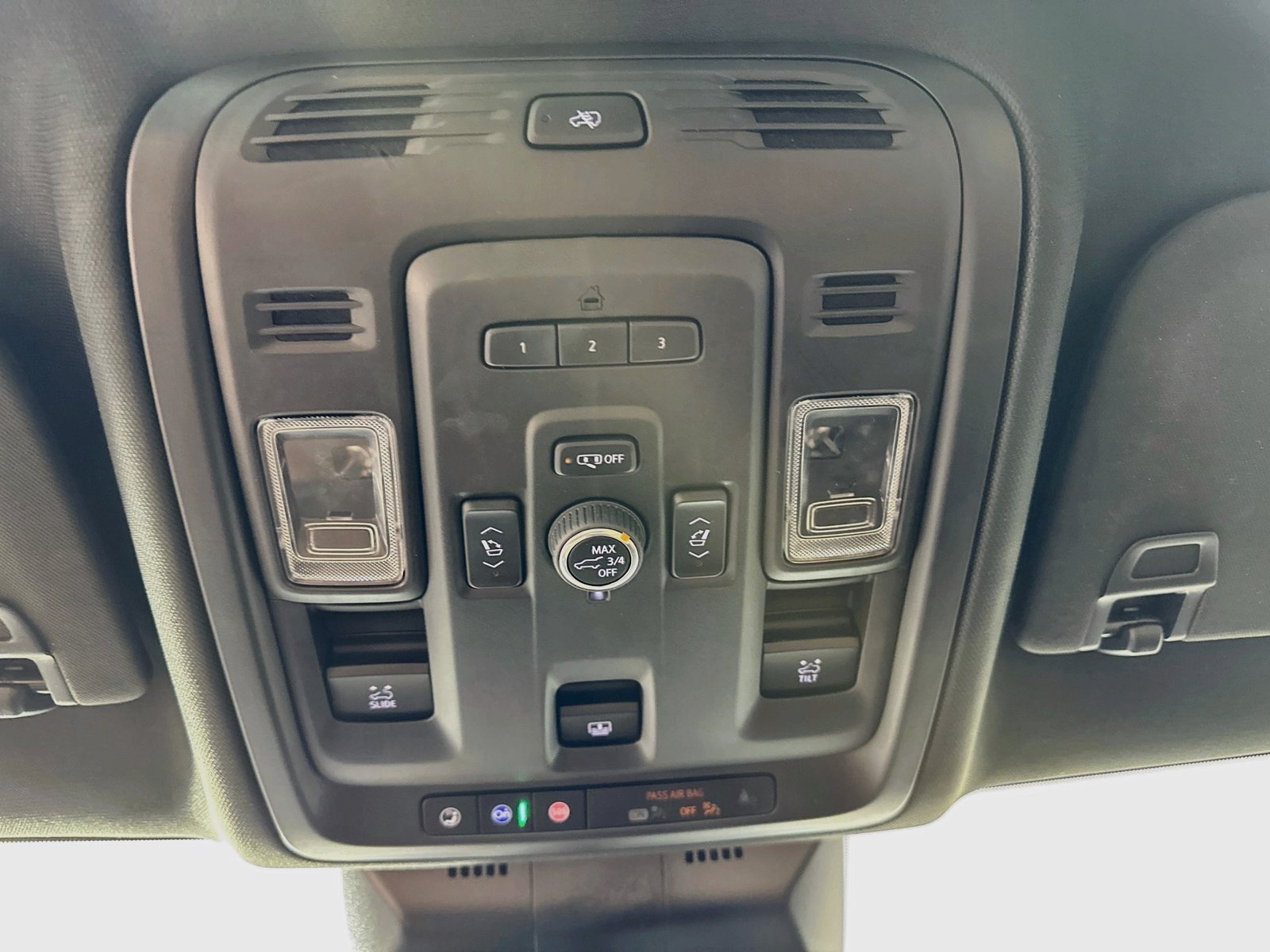 Used 2023 Cadillac Escalade Premium Luxury RWD image 31