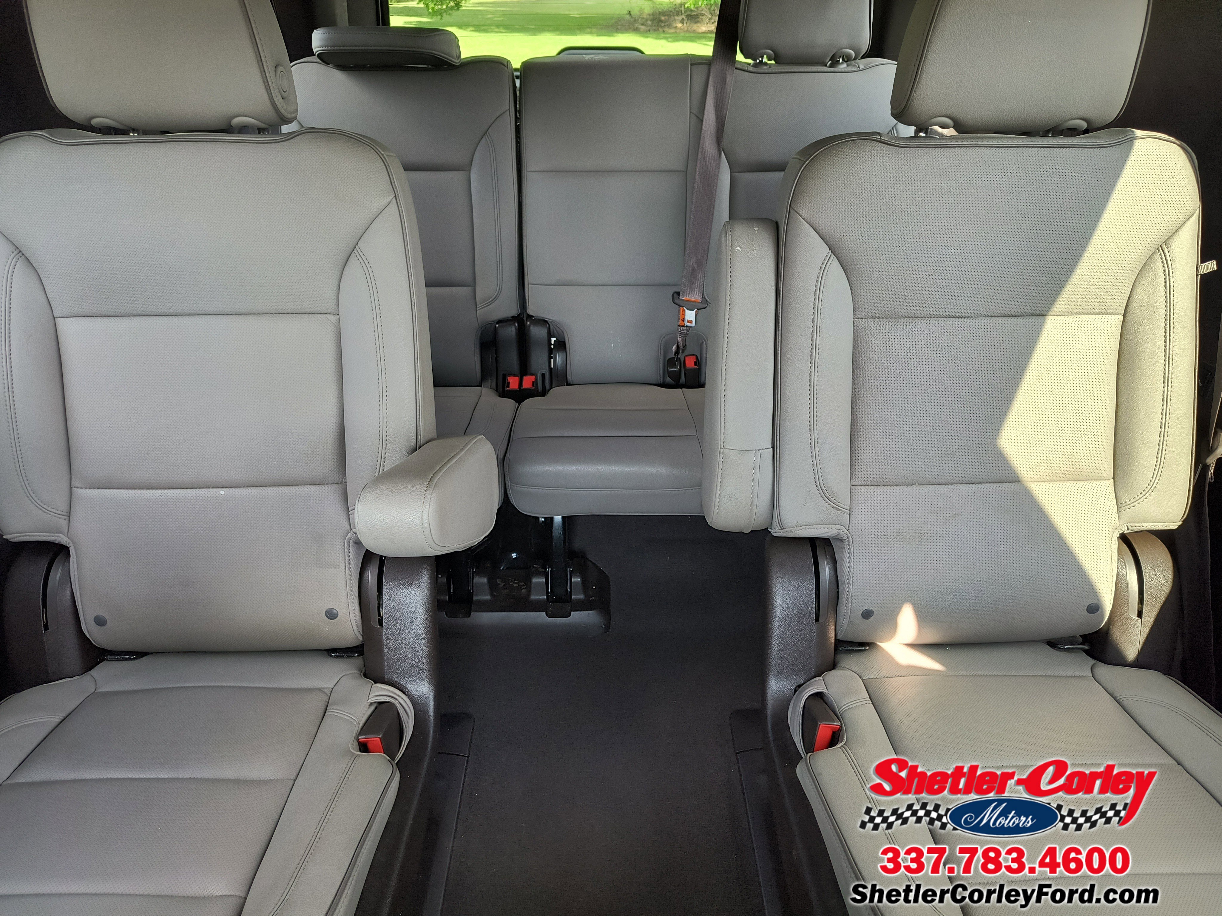 Used 2022 GMC Yukon SLT w/ SLT Luxury Package image 28