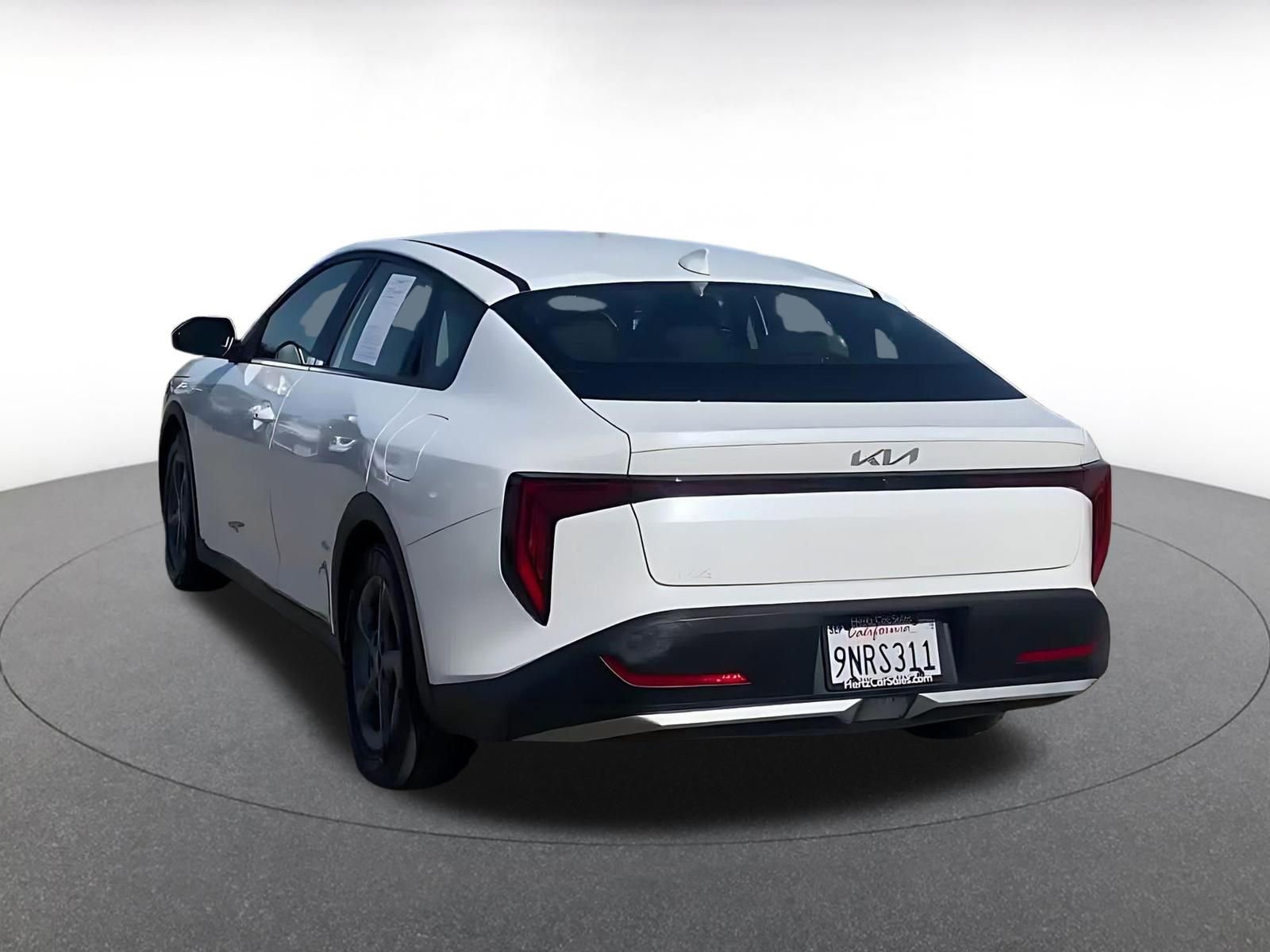 Used 2025 Kia K4 LXS image 11