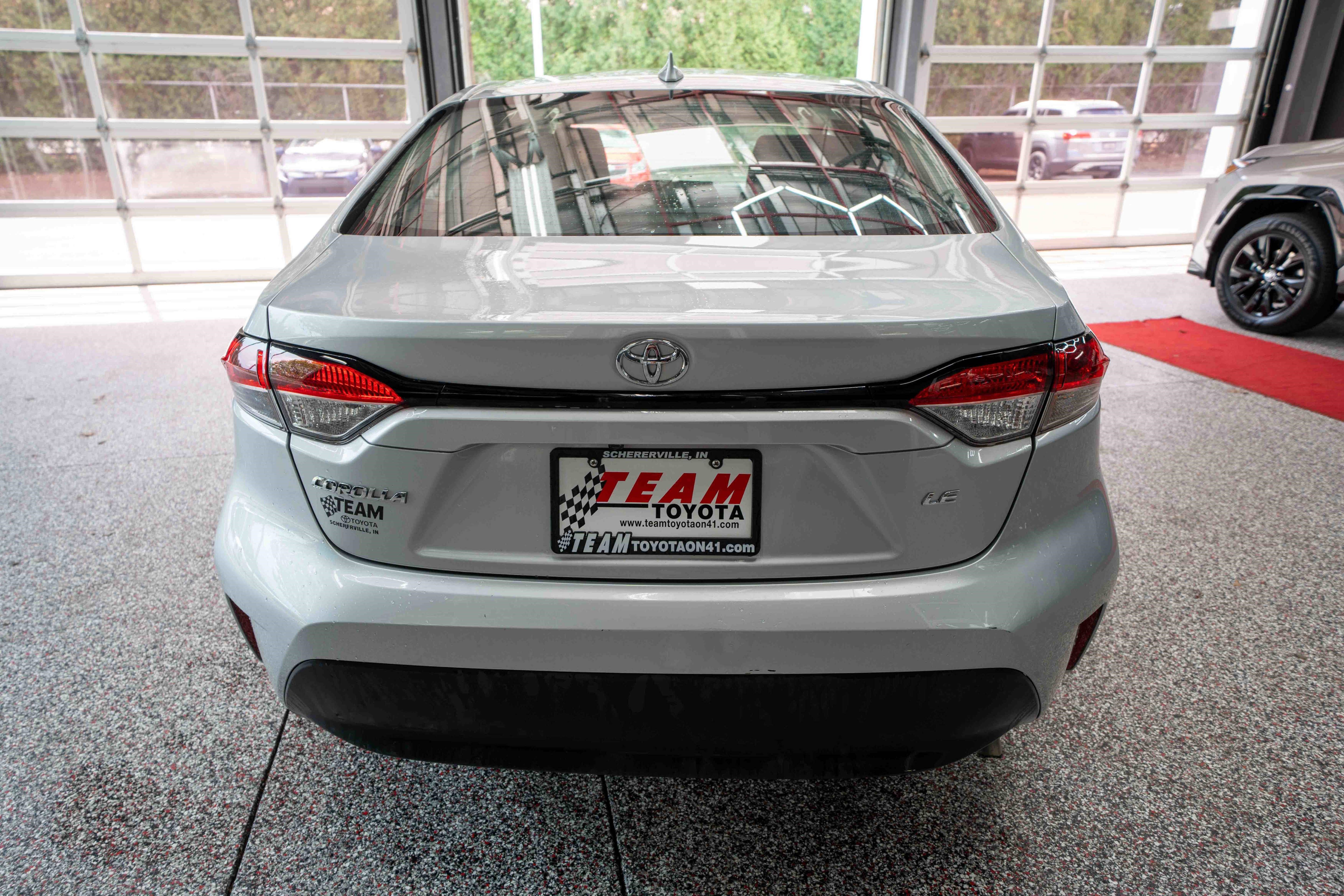 Used 2023 Toyota Corolla LE image 3