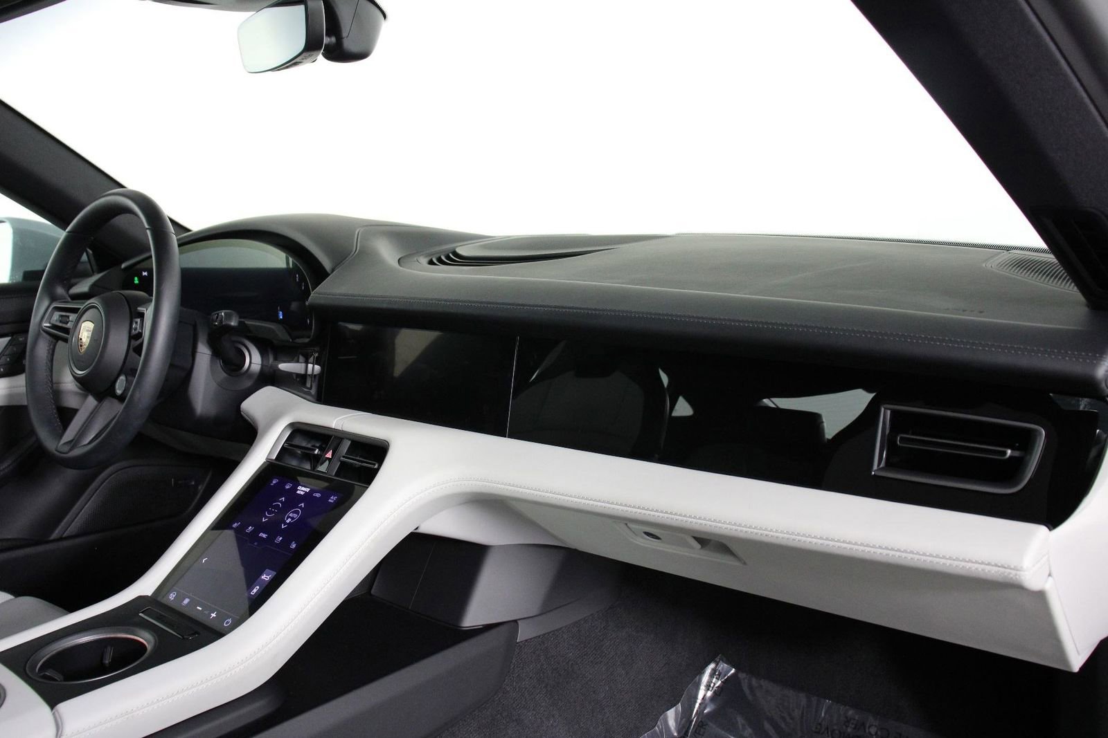 Certified 2025 Porsche Taycan image 24