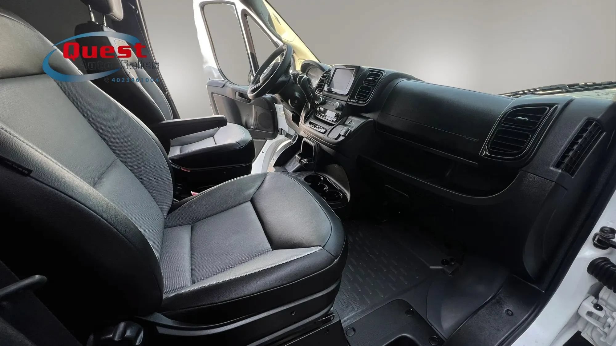 Used 2025 RAM ProMaster 2500 w/ Convenience Group FWD image 12
