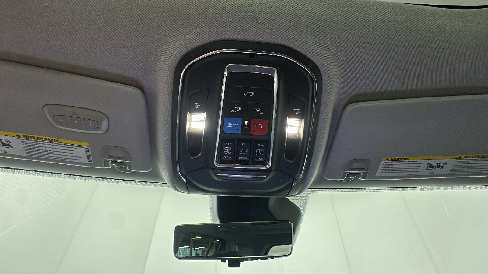 Used 2023 Jeep Grand Cherokee 4WD 4xe w/ Luxury Tech Group II image 31