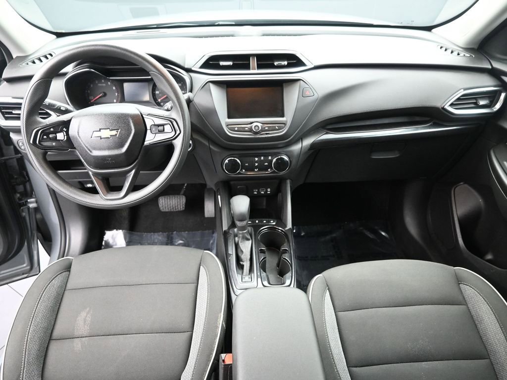 Used 2023 Chevrolet TrailBlazer LT FWD image 15