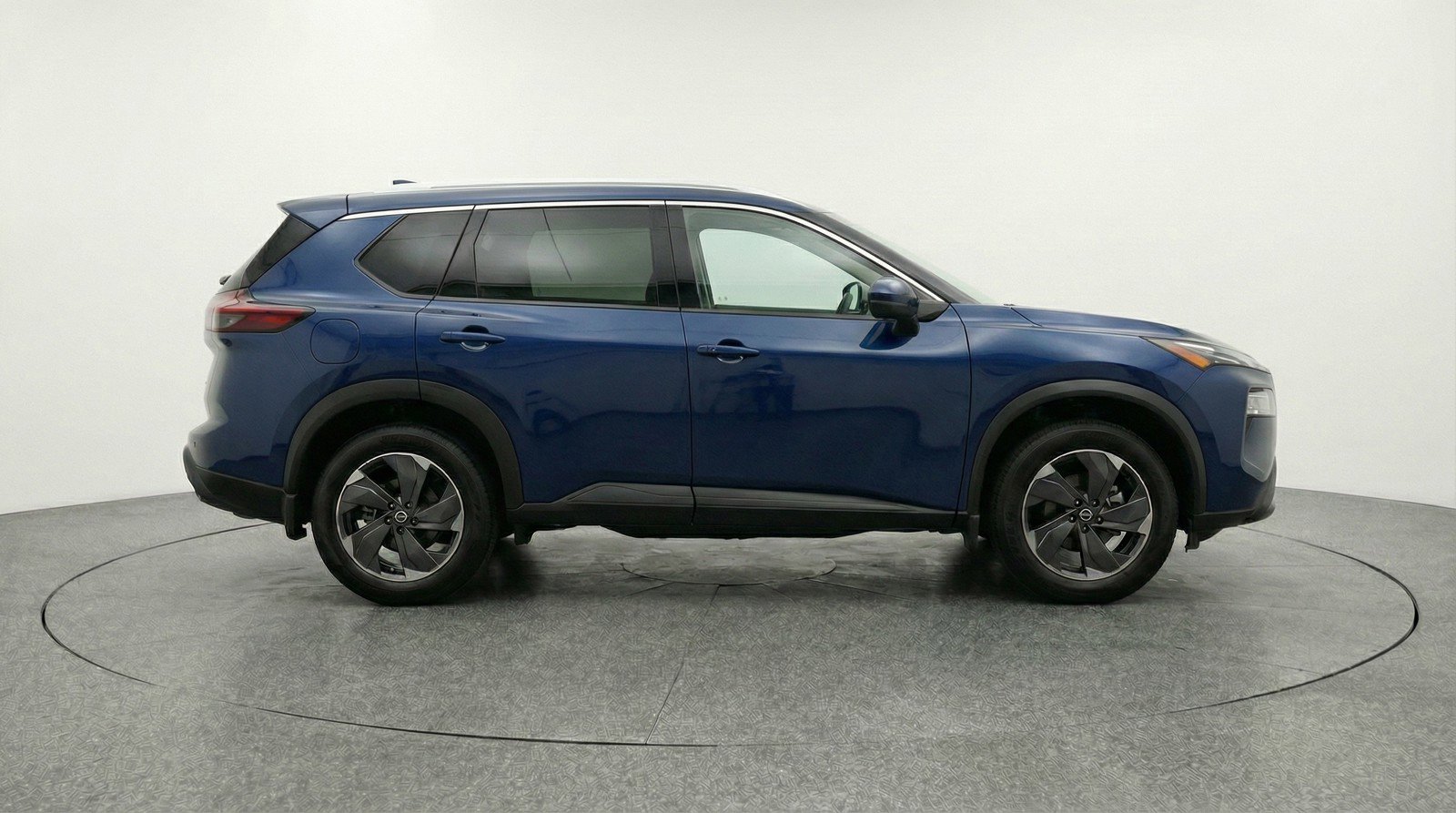 Used 2025 Nissan Rogue SV AWD/4WD image 11