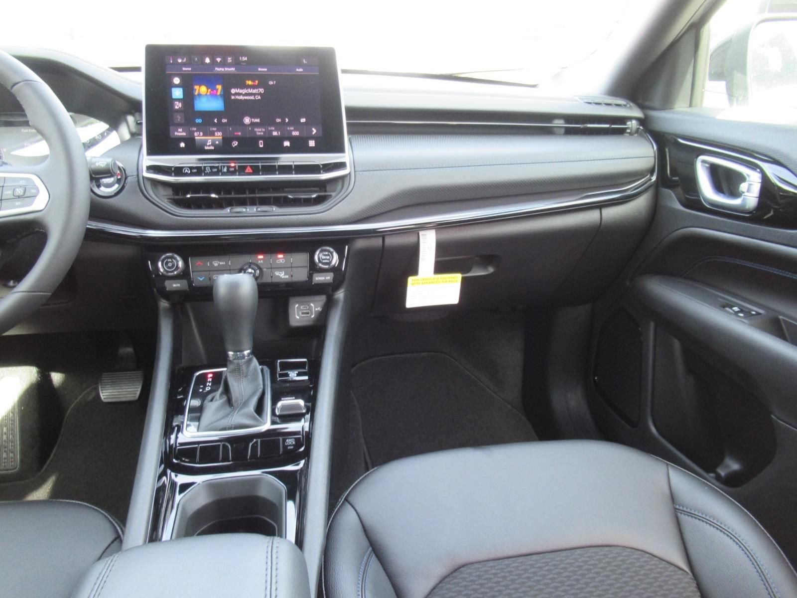 New 2026 Jeep Compass Latitude AWD/4WD image 14