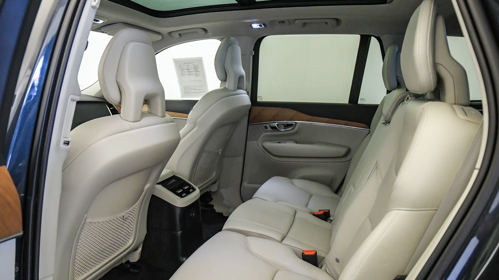 Used 2022 Volvo XC90 T8 Inscription Expression w/ Advanced Package AWD/4WD image 19