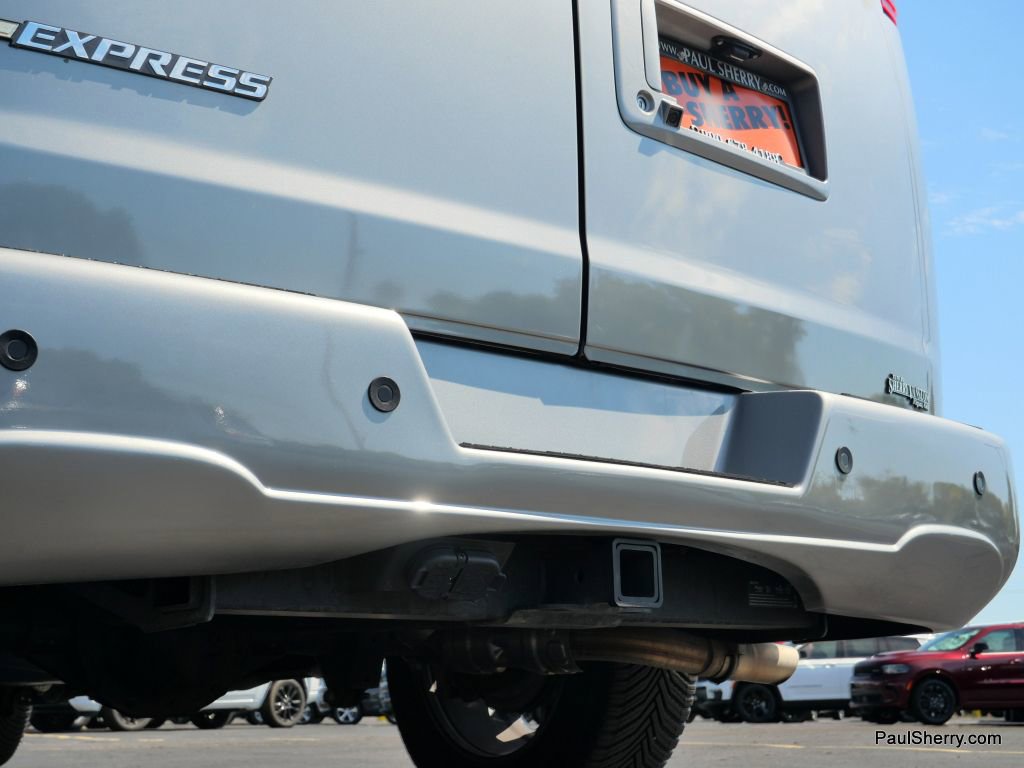 Used 2023 Chevrolet Express 2500 image 24