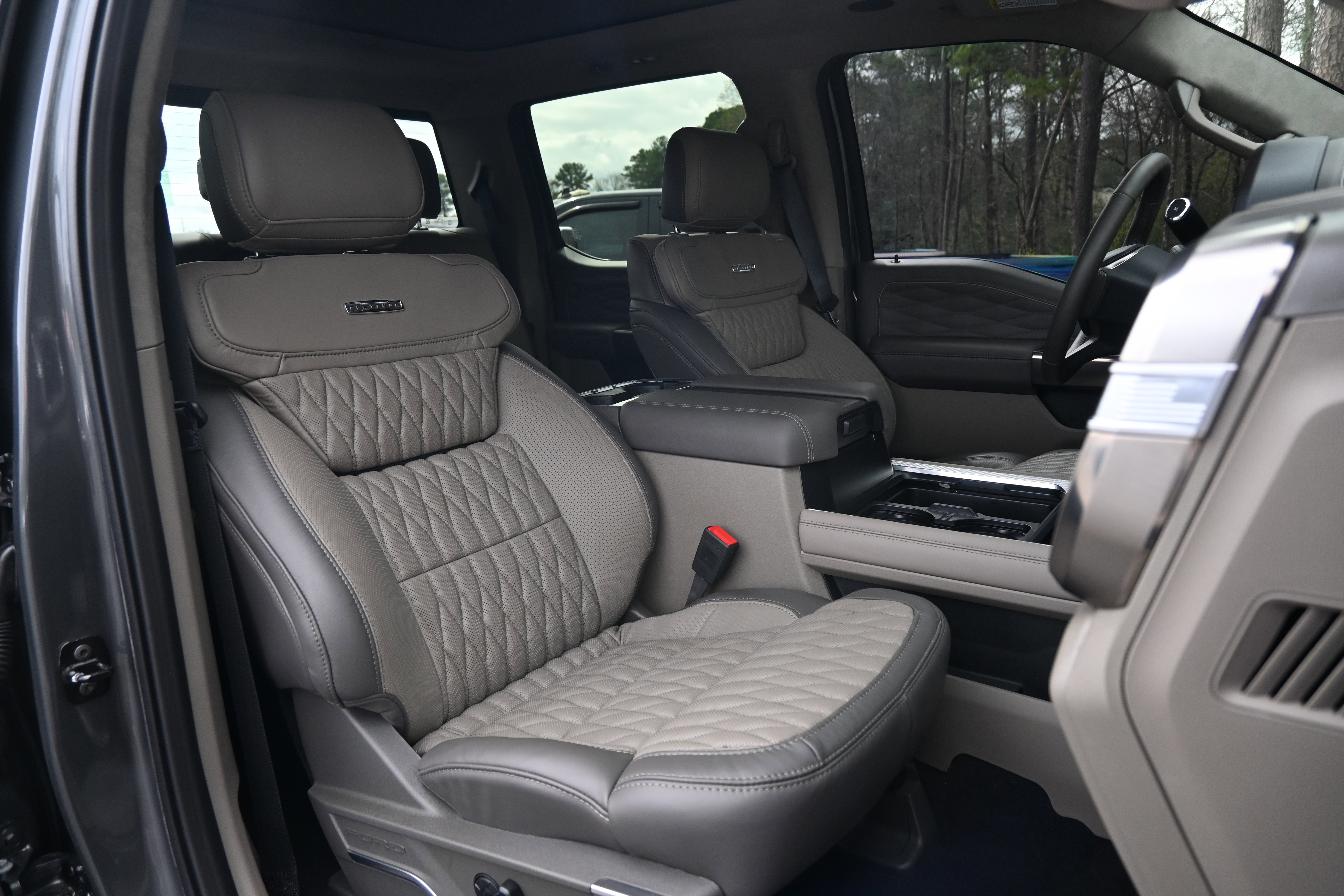 Used 2026 Ford F450 Platinum w/ Platinum Plus Package image 18