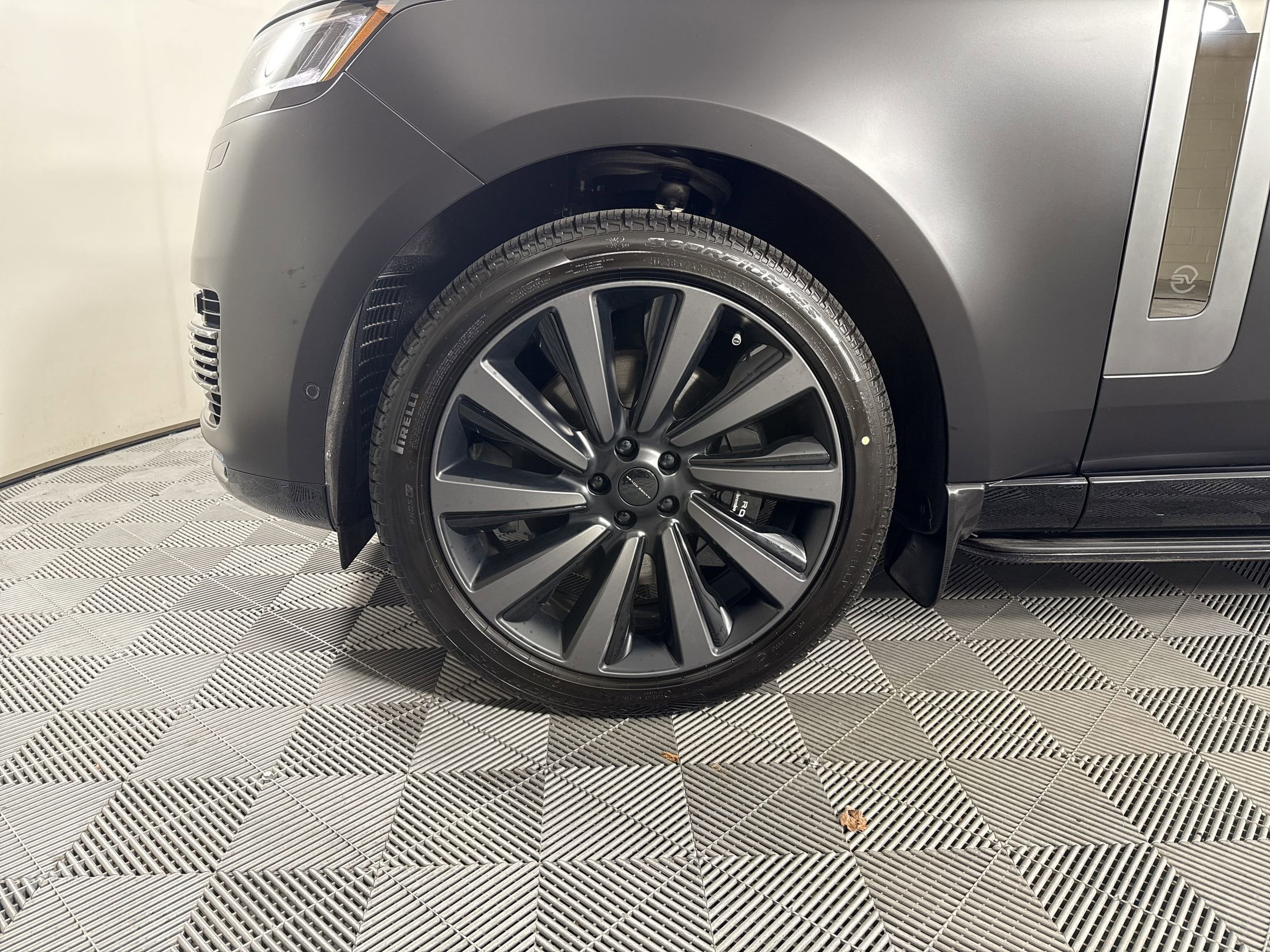 New 2026 Land Rover Range Rover SV image 12