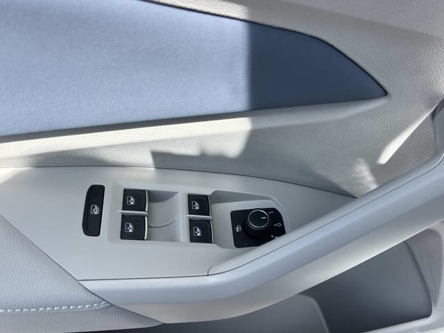 Used 2026 Volkswagen Jetta SE FWD image 29