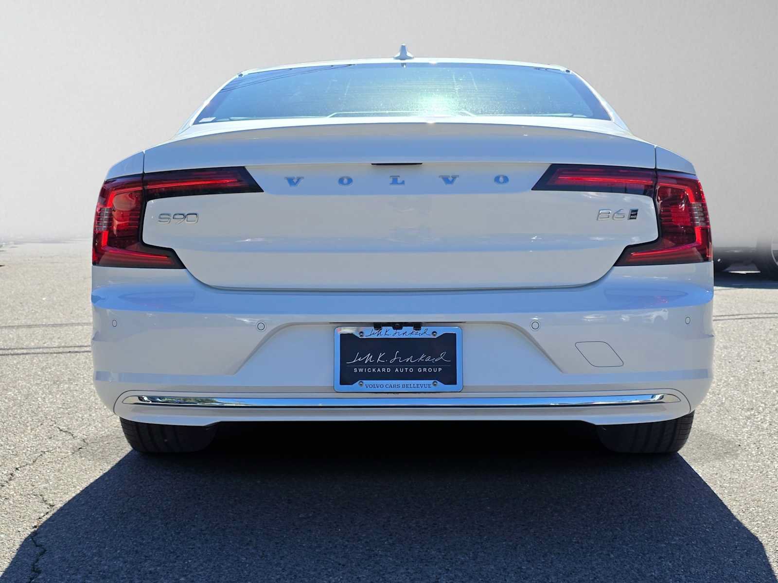 Used 2025 Volvo S90 B6 Plus w/ Protection Package Premier AWD/4WD image 4