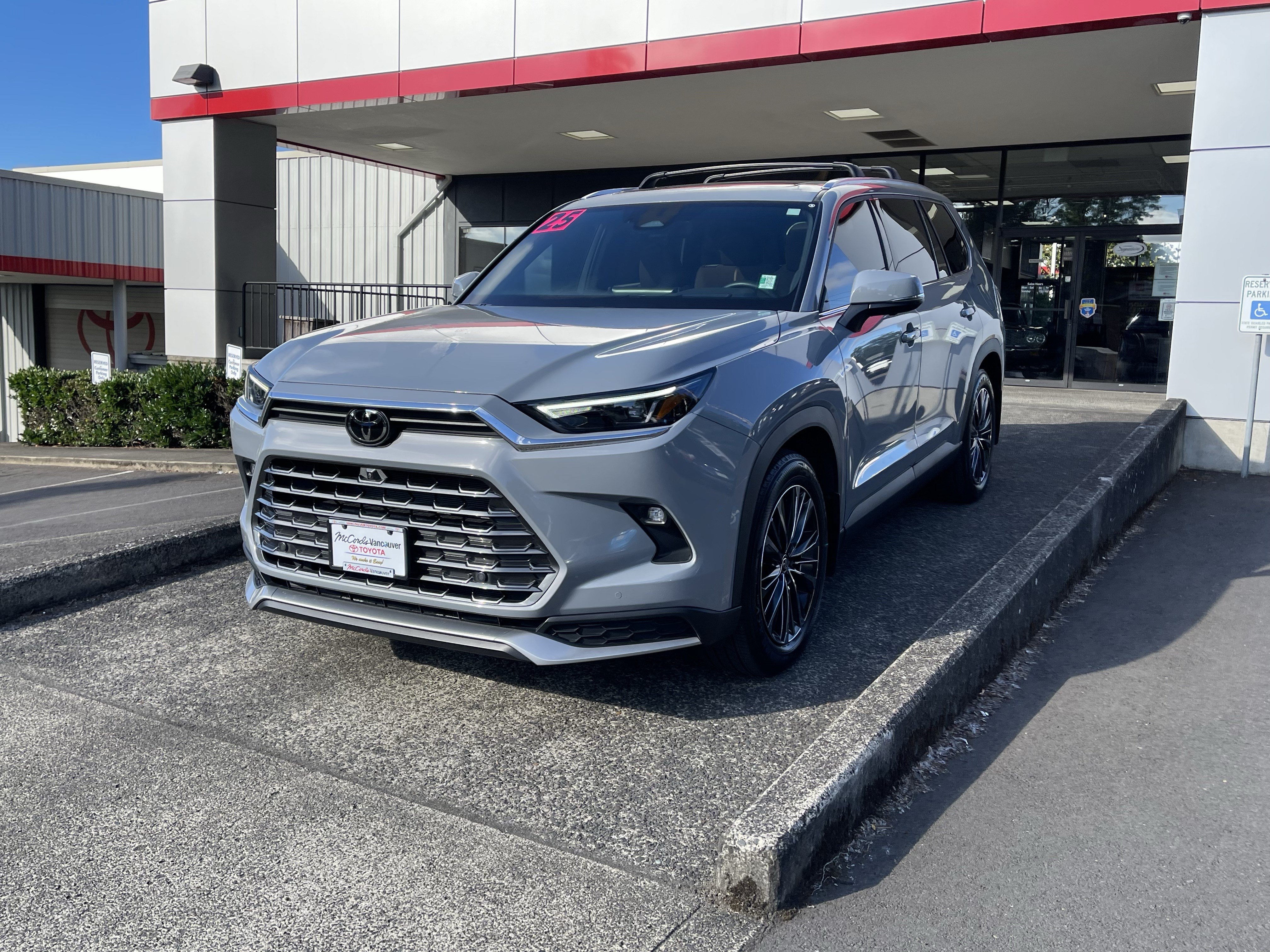 Certified 2025 Toyota Grand Highlander AWD Hybrid image 3