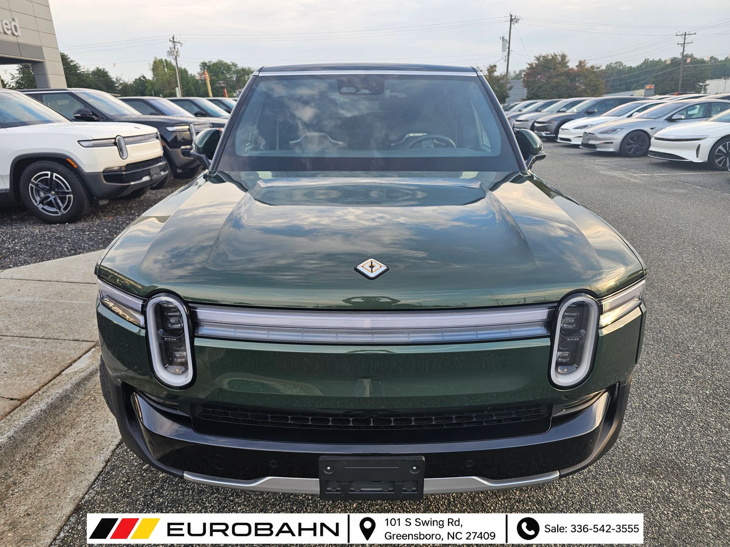 Used 2025 Rivian R1S Adventure Dual AWD/4WD image 9