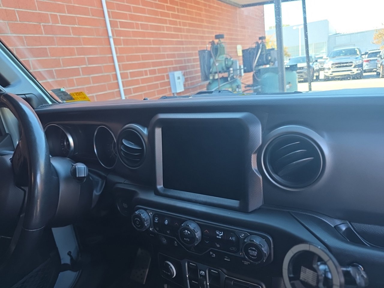 Used 2023 Jeep Wrangler Unlimited Sport AWD/4WD image 40