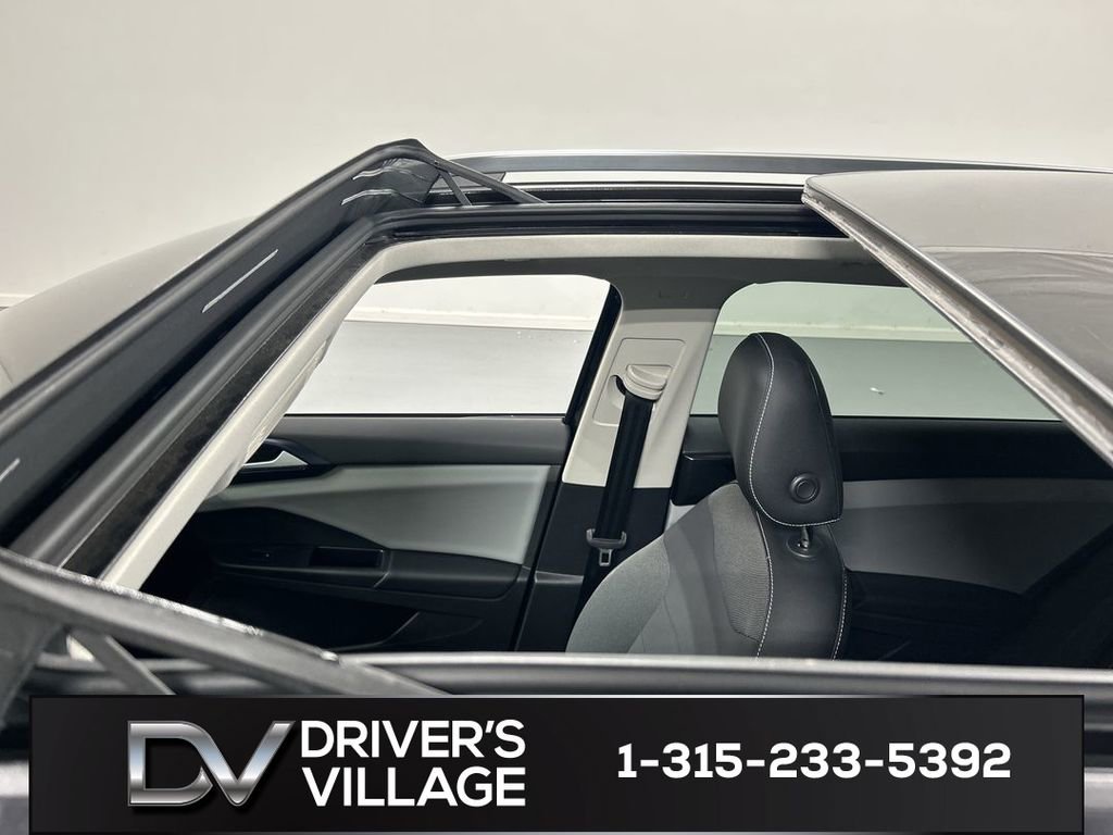 Certified 2022 Volkswagen Taos SE AWD/4WD image 19