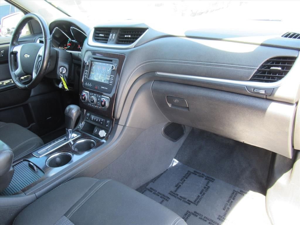 Used 2017 Chevrolet Traverse LT FWD image 11