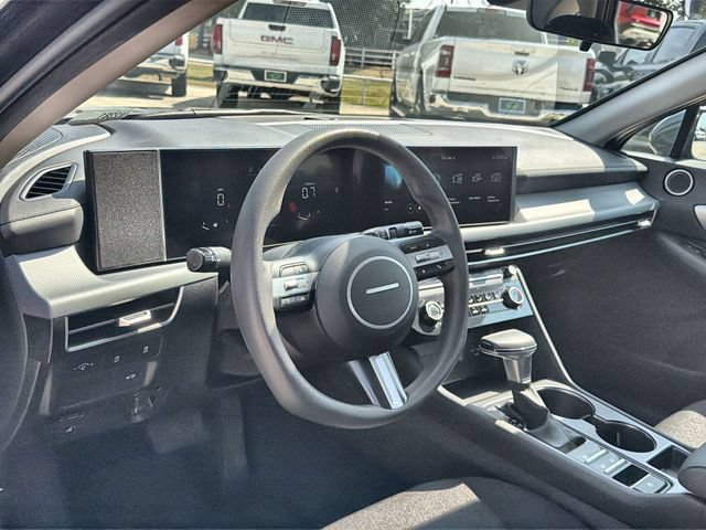 Used 2025 Hyundai Sonata SE FWD image 10
