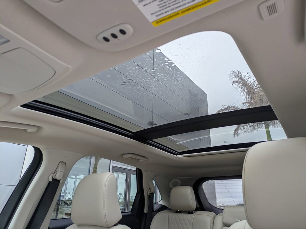 Used 2024 Ford Edge Titanium w/ Equipment Group 301A image 23