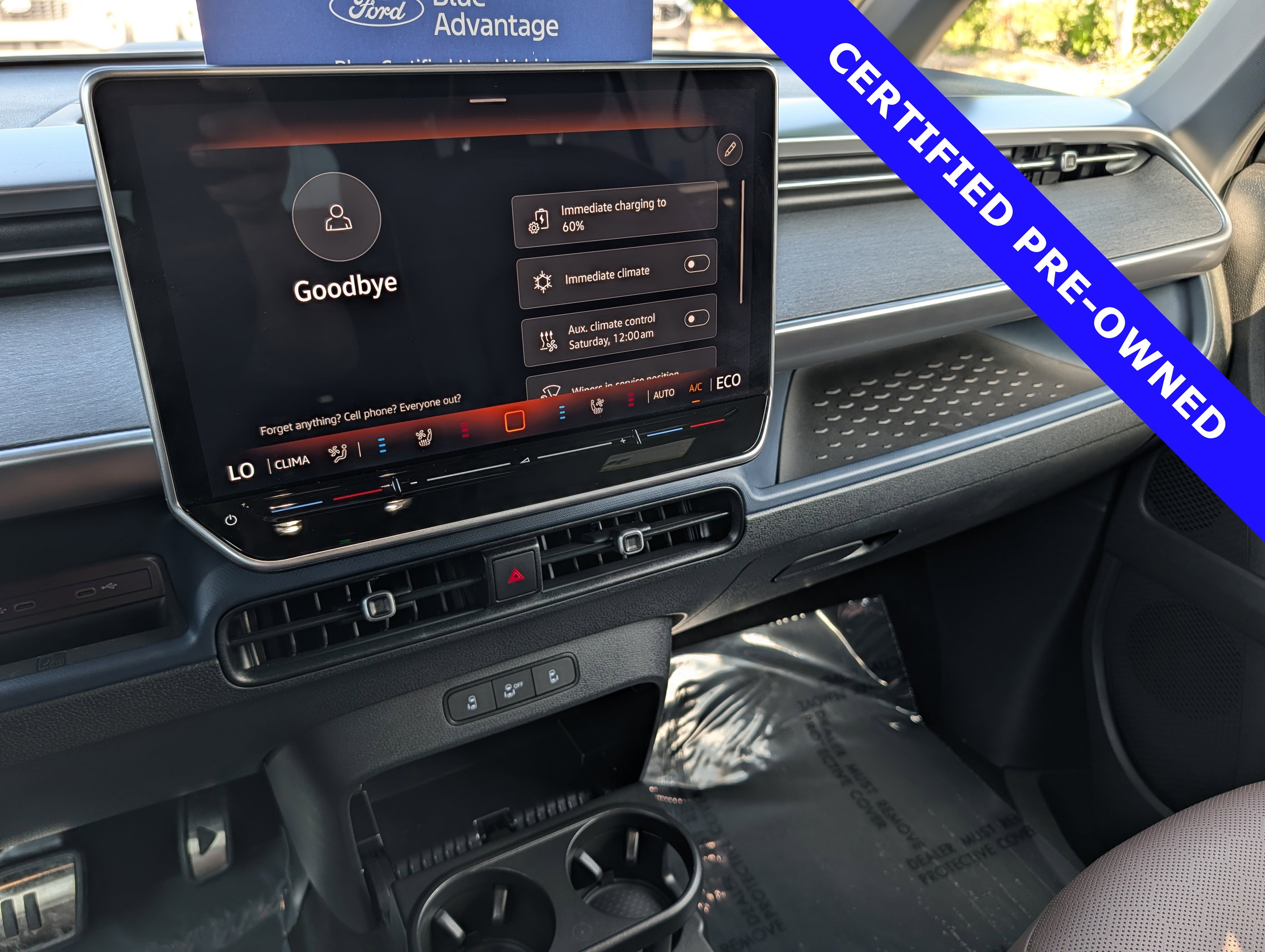 Used 2025 Volkswagen ID. Buzz Pro S RWD image 30