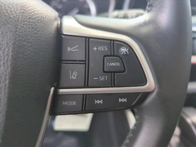 Used 2022 Toyota Highlander XLE FWD image 15
