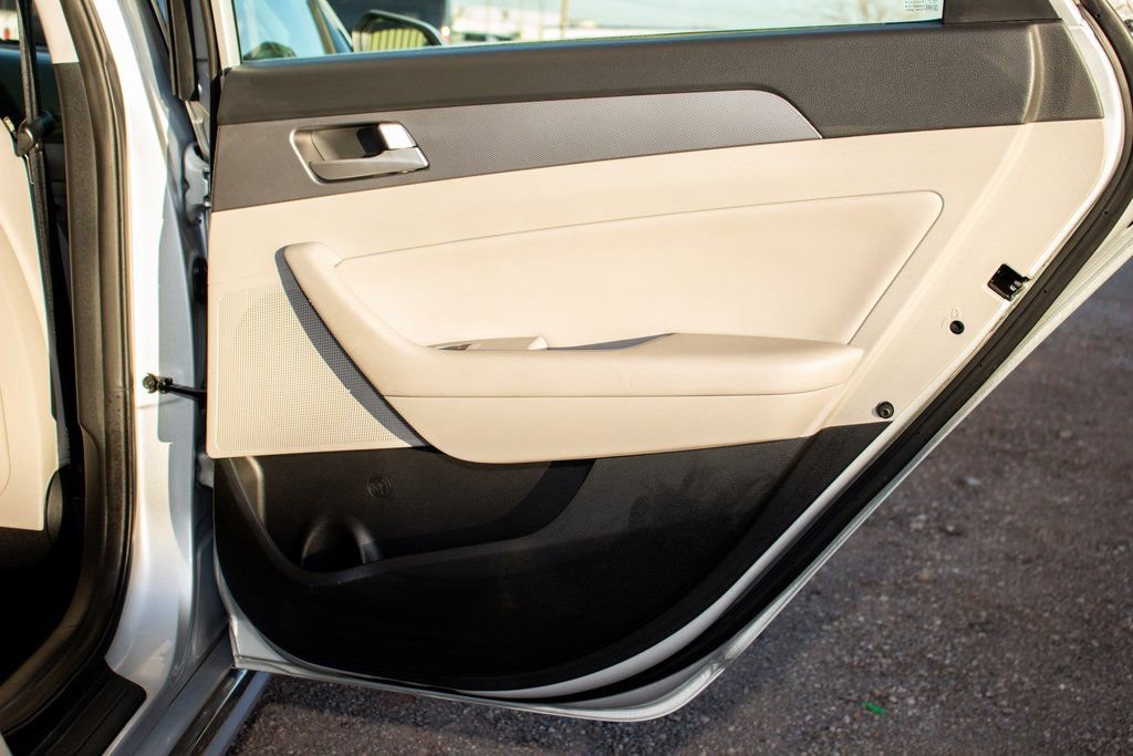 Used 2016 Hyundai Sonata SE image 19