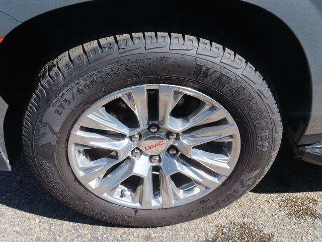 Used 2024 GMC Yukon XL Denali w/ Advanced Technology Package AWD/4WD image 17