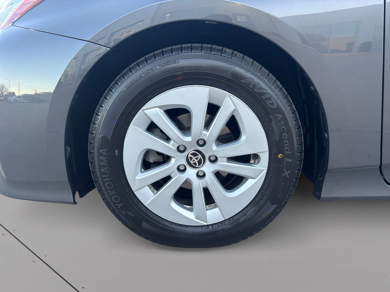 Used 2017 Toyota Prius Two FWD image 9