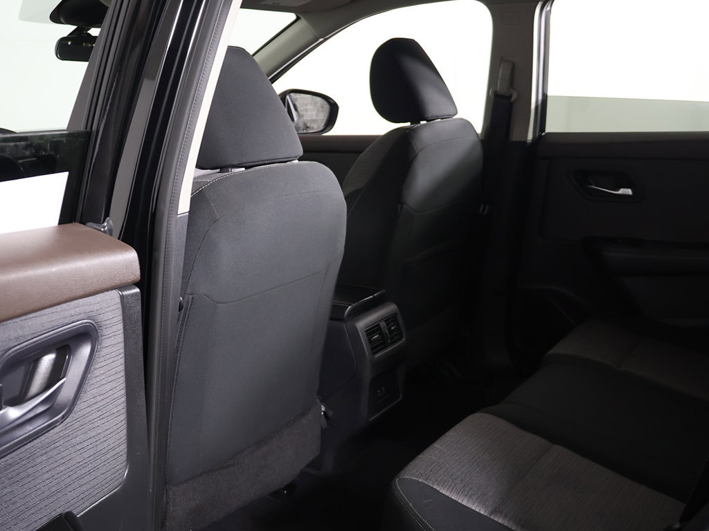 Used 2023 Nissan Rogue SV AWD/4WD image 24
