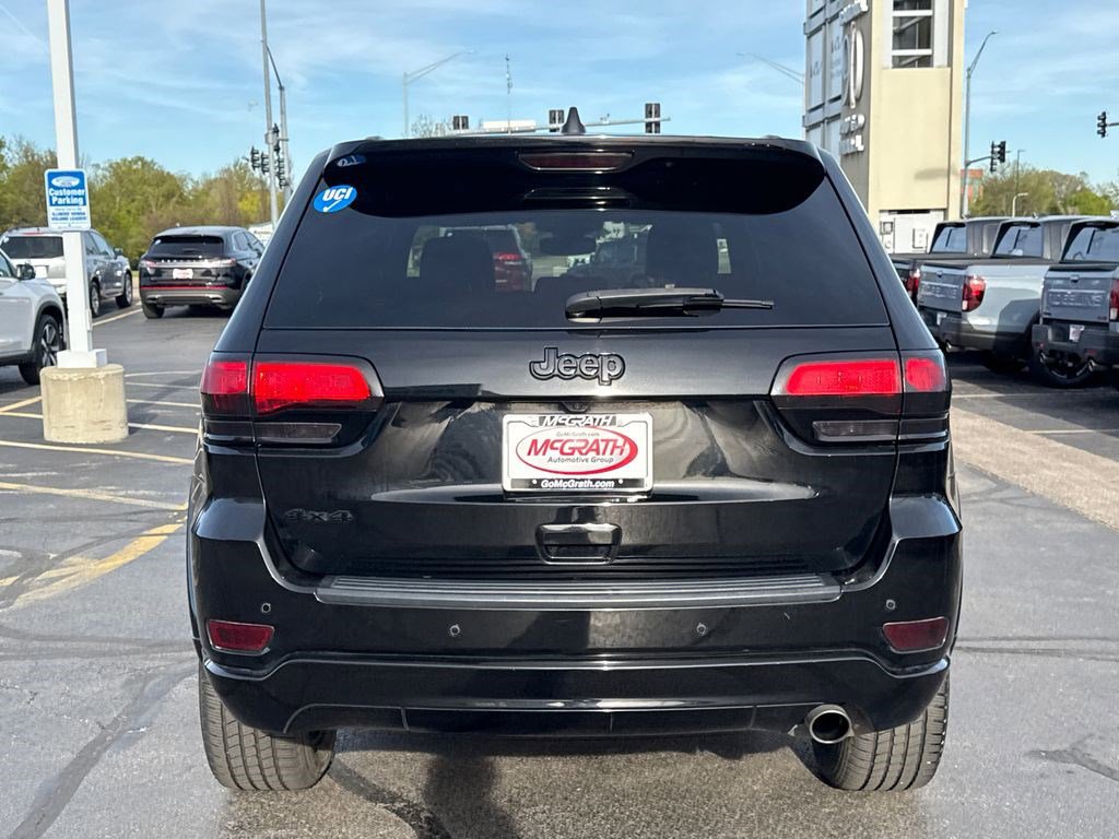 Used 2019 Jeep Grand Cherokee Altitude AWD/4WD image 10
