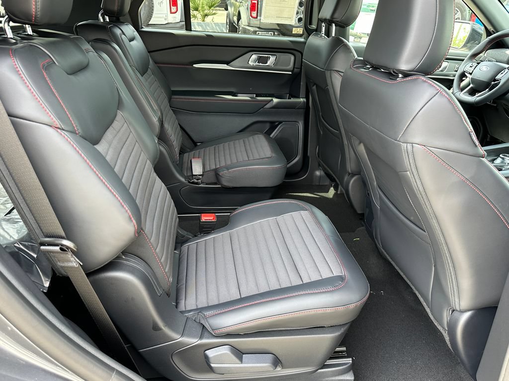 New 2026 Ford Explorer ST-Line w/ ST-Line Street Pack RWD image 19
