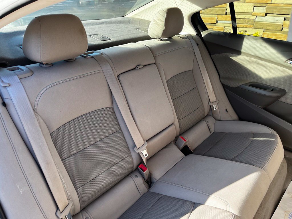Used 2018 Chevrolet Cruze LT w/ Convenience Package FWD image 31