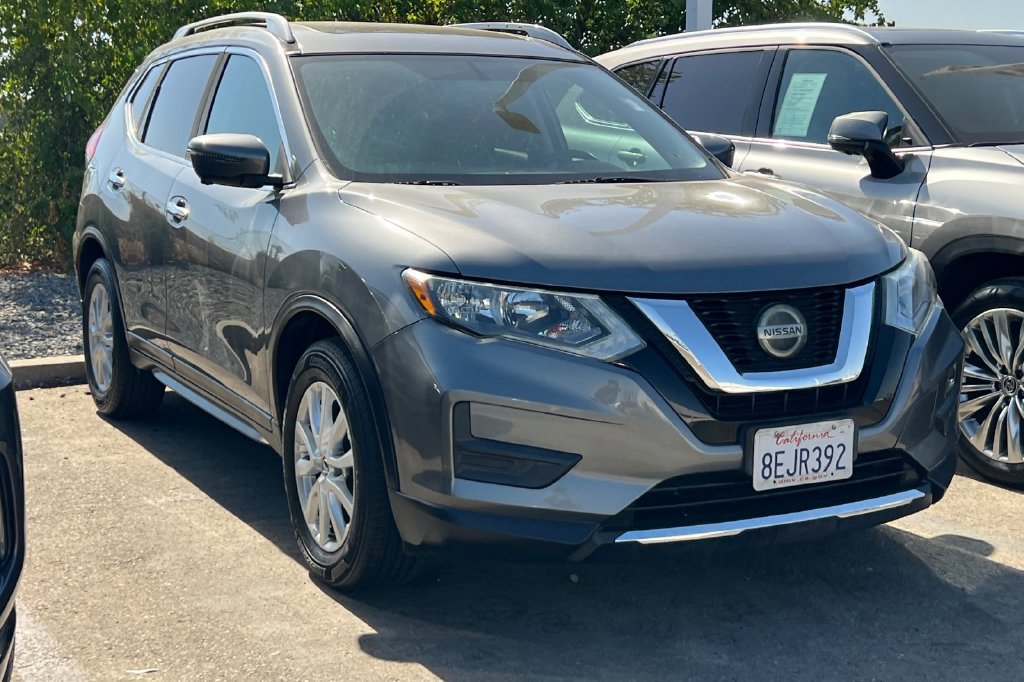 Used 2018 Nissan Rogue SV w/ Sun & Sound Touring Package FWD image 2