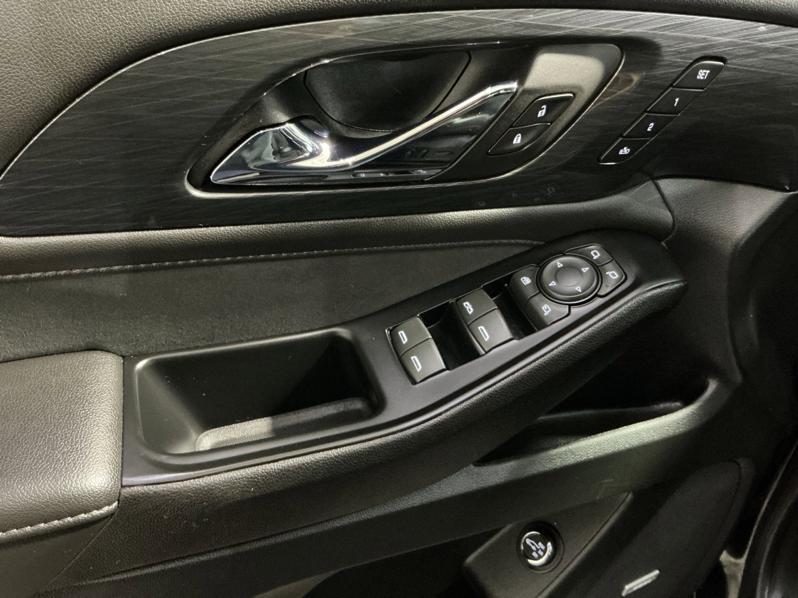 Used 2023 Chevrolet Traverse High Country image 23