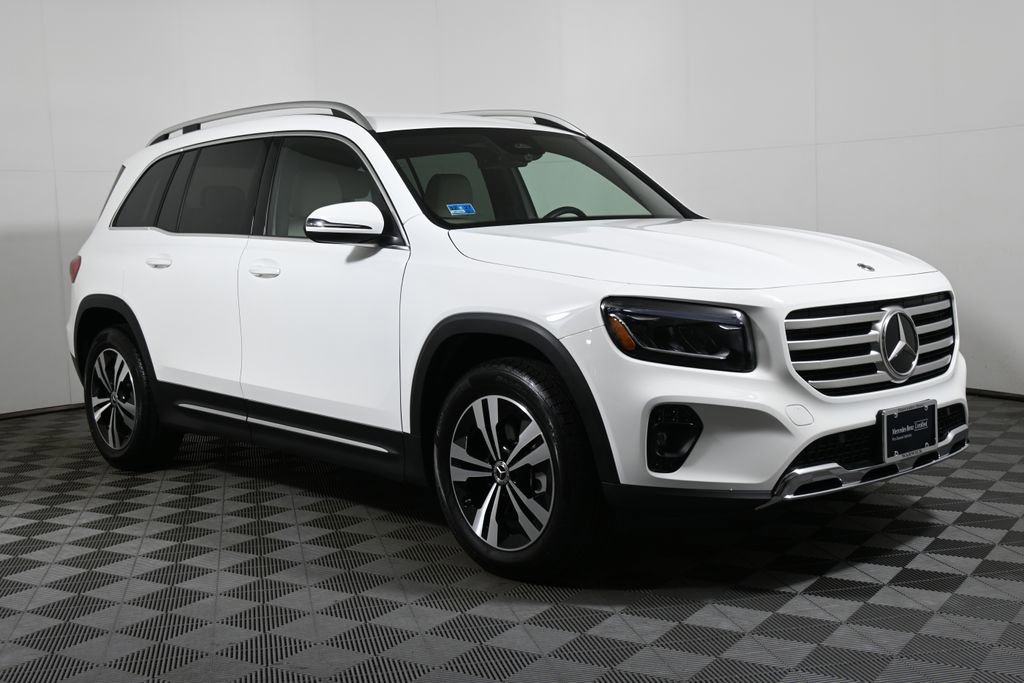 Used 2025 Mercedes-Benz GLB 250 4MATIC image 8
