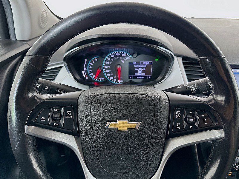 Used 2020 Chevrolet Trax LT w/ LT Convenience Package FWD image 12