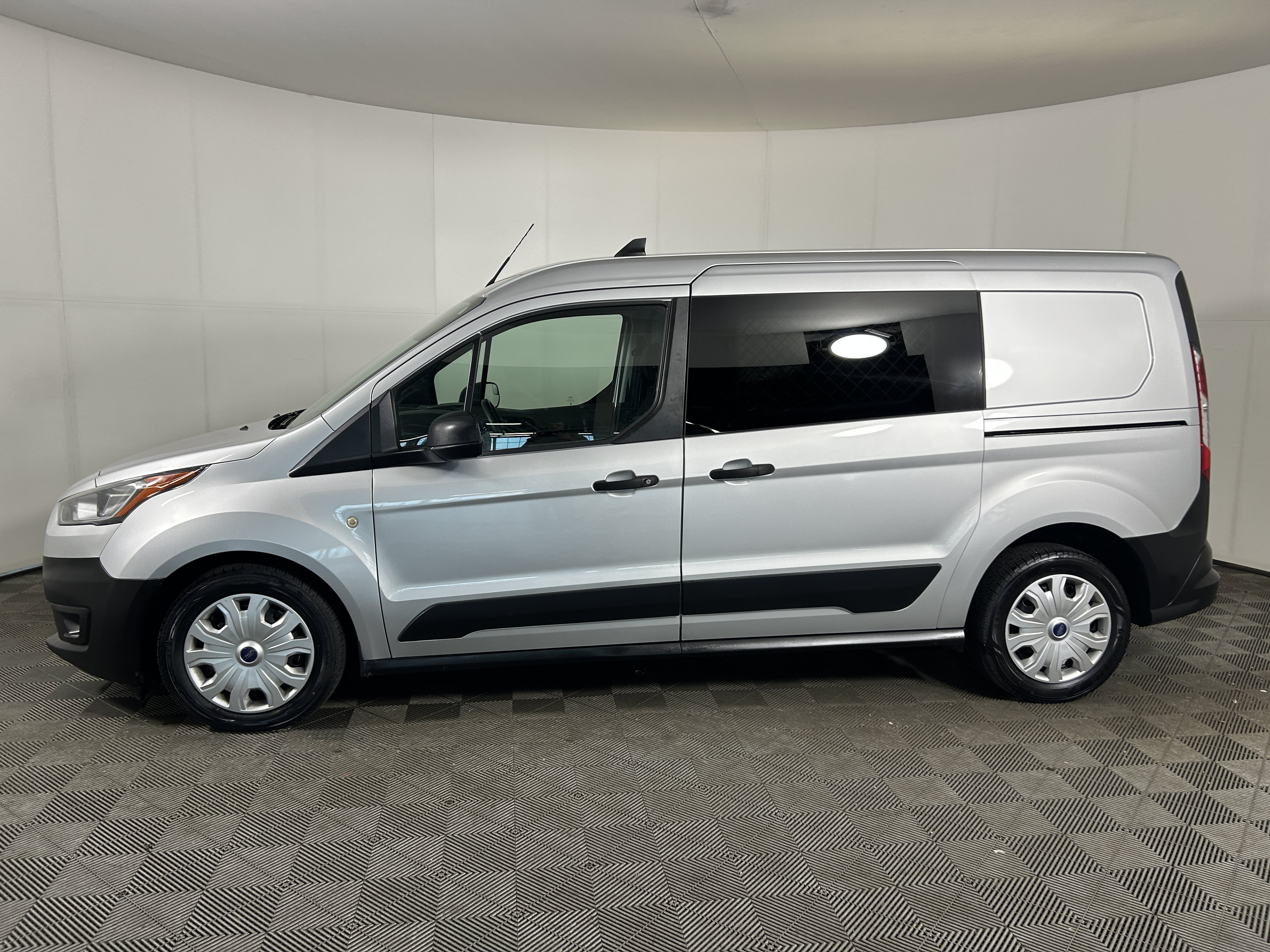 Used 2020 Ford Transit Connect XL FWD image 2