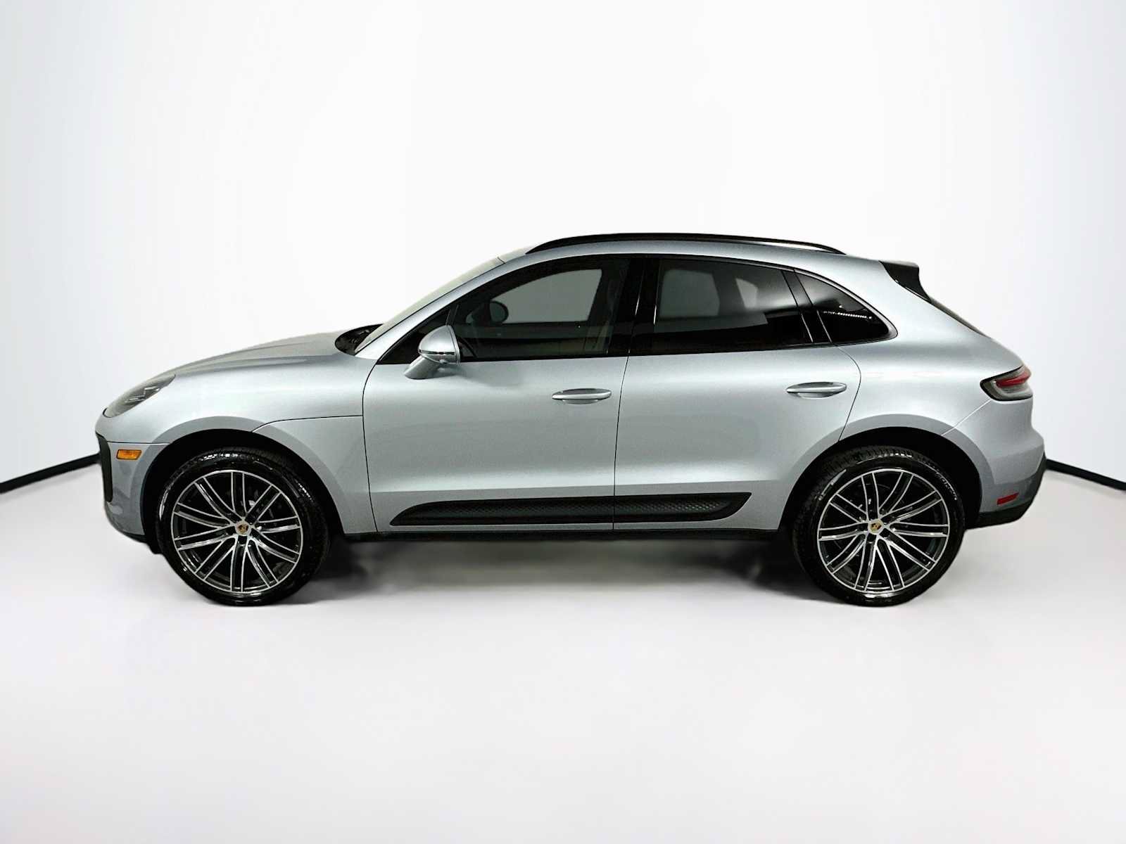 New 2026 Porsche Macan AWD/4WD image 2