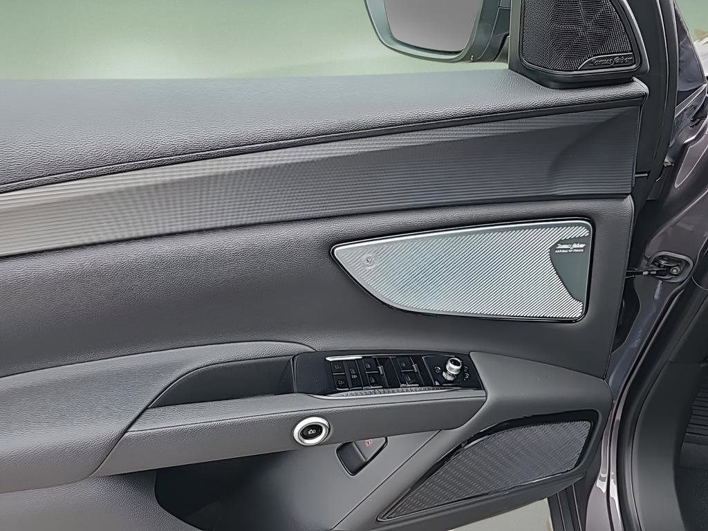 New 2024 Maserati Grecale GT image 15